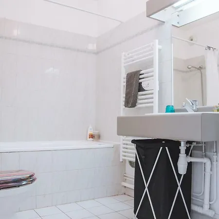 Large Bright Located In Place St Pierre Apartment *