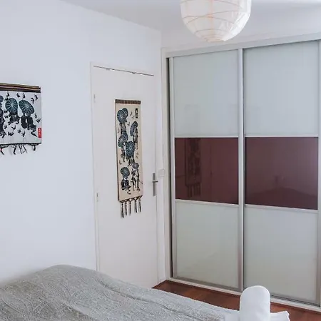 Large Bright Located In Place St Pierre *
